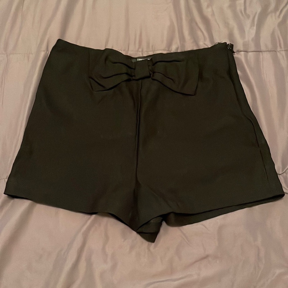 High waisted black bow shorts